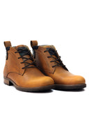 Botas casuales de cuero para hombre San Polos Hampton en color miel, vista lateral del producto.