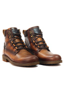 Vista frontal de las botas de cuero para hombre casuales San Polos Hampton en color miel.